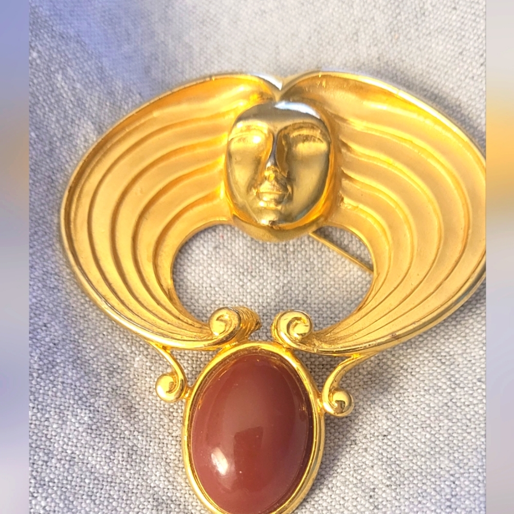 Jonette Art Nouveau Lady brooch